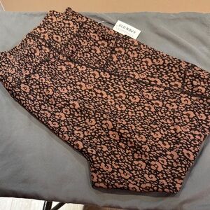 Old Navy Leopard Print Active wear leggings
